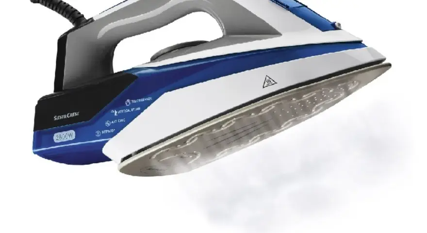 Bügelpresse von Lidl mit 2800W Leistung, Dampffunktion und Touchsensor für faltenfreie Kleidung.